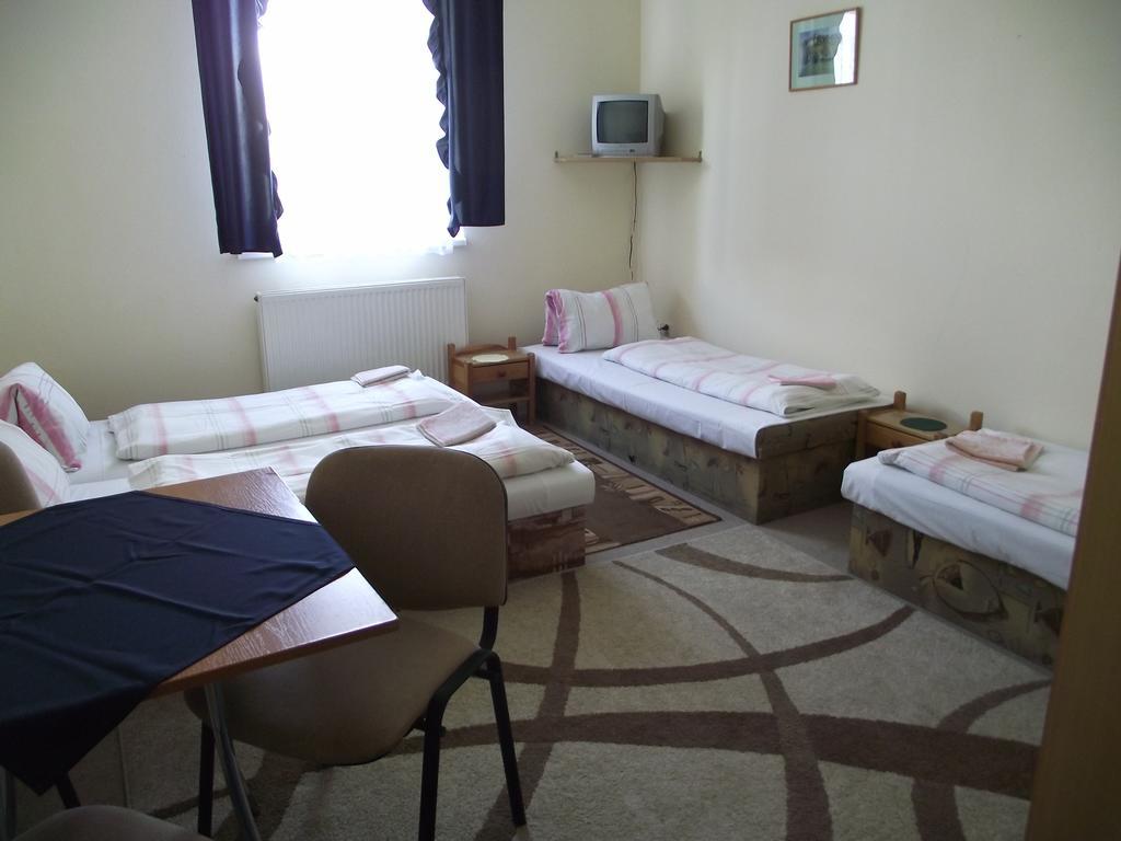 Penzion Slavia Poprad Exterior foto