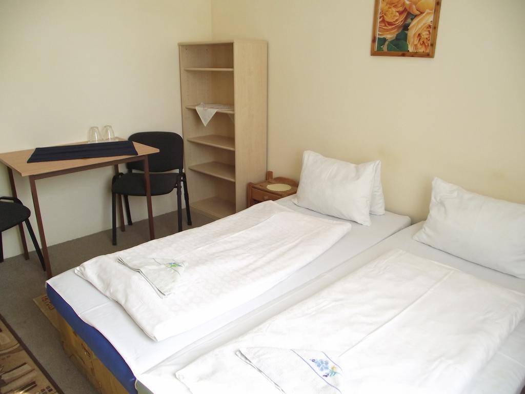Penzion Slavia Poprad Exterior foto