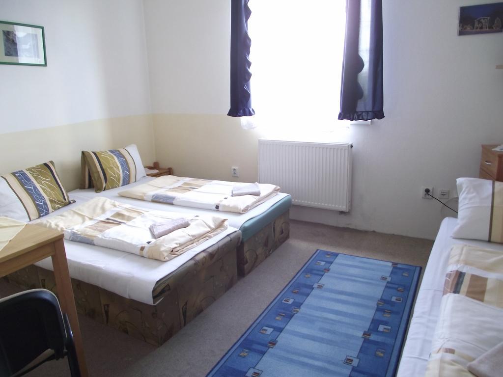 Penzion Slavia Poprad Exterior foto