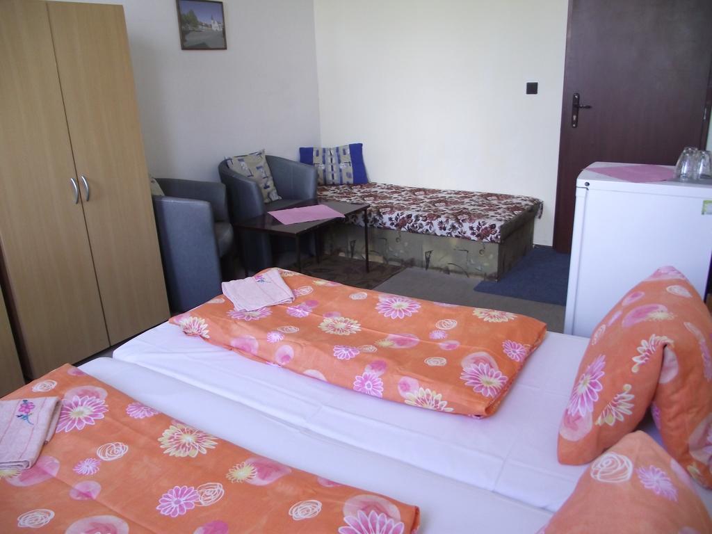 Penzion Slavia Poprad Exterior foto