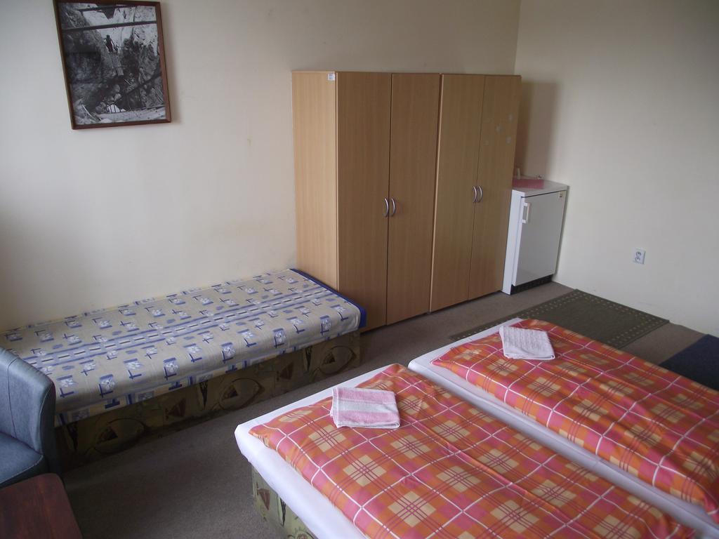 Penzion Slavia Poprad Exterior foto