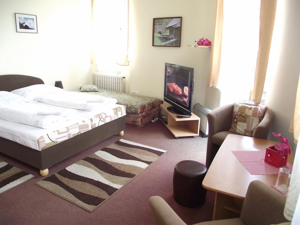 Penzion Slavia Poprad Exterior foto